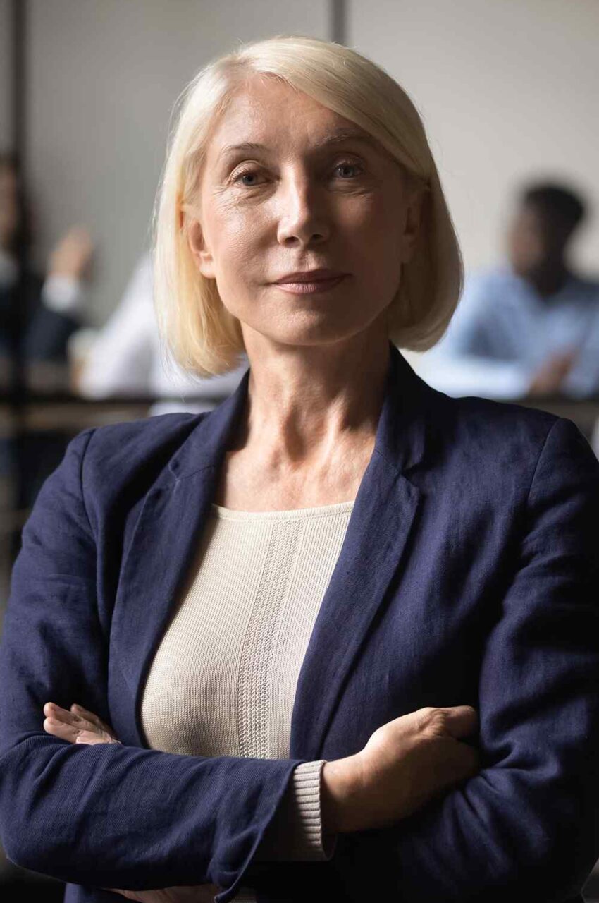 https://hillsoftbs.com/wp-content/uploads/2019/02/team_04-850x1280.jpg